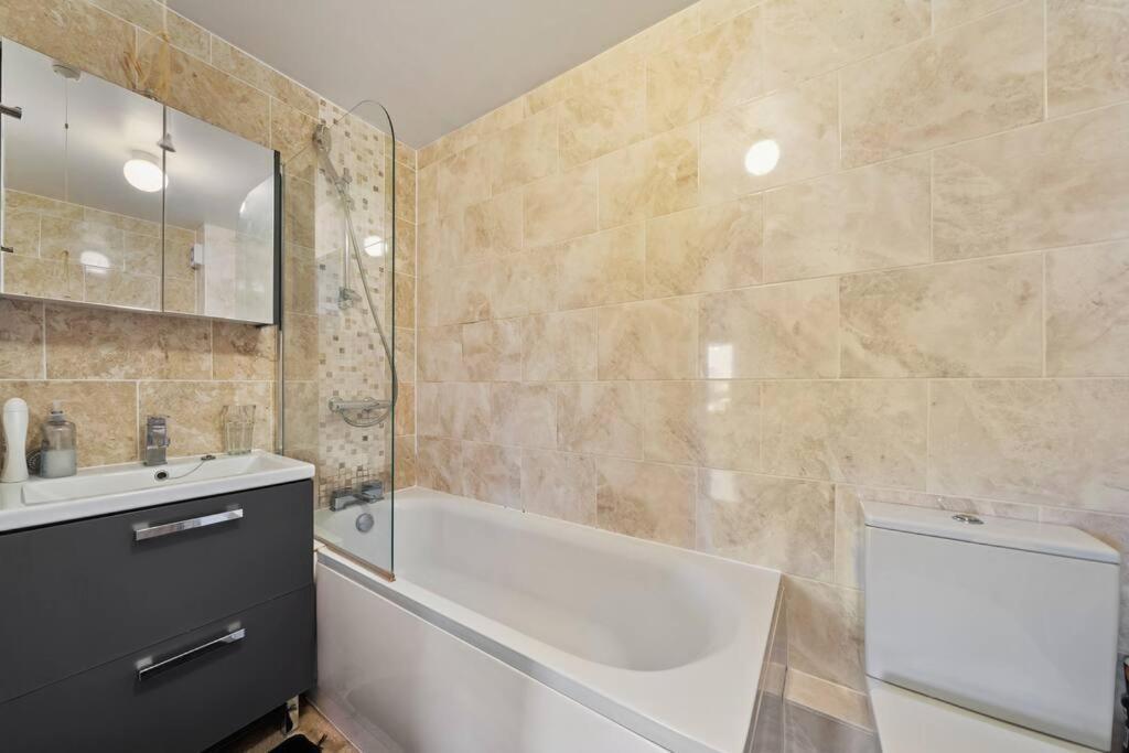 Cozy Apartment In Greater London - 1Br,1 Bath Exterior photo